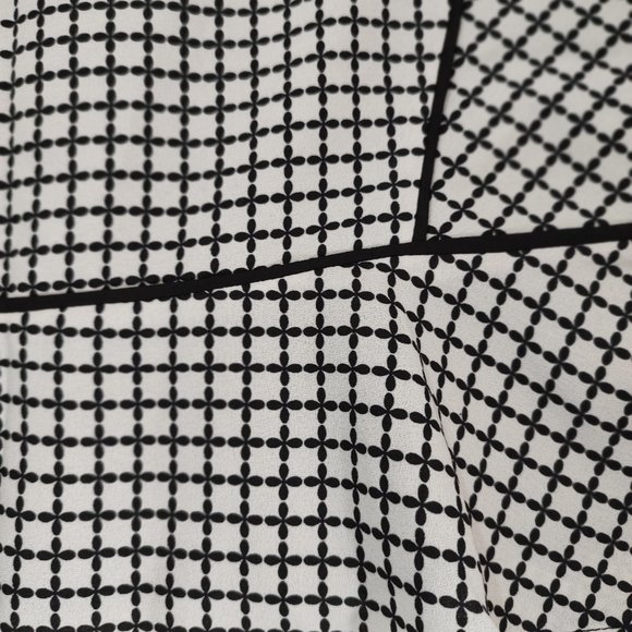 Black and White Mini Skirt Ruffled Hem Lined - Picture 3 of 12